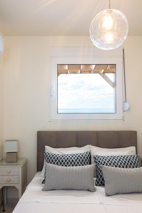 Nathalie's Beachfront *