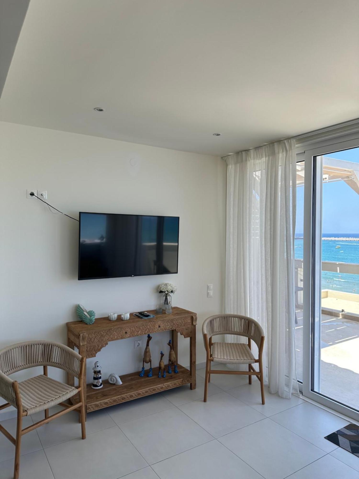 Nathalie's Beachfront Apartment Rethymno